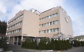 My Home Hotel - Free Parking